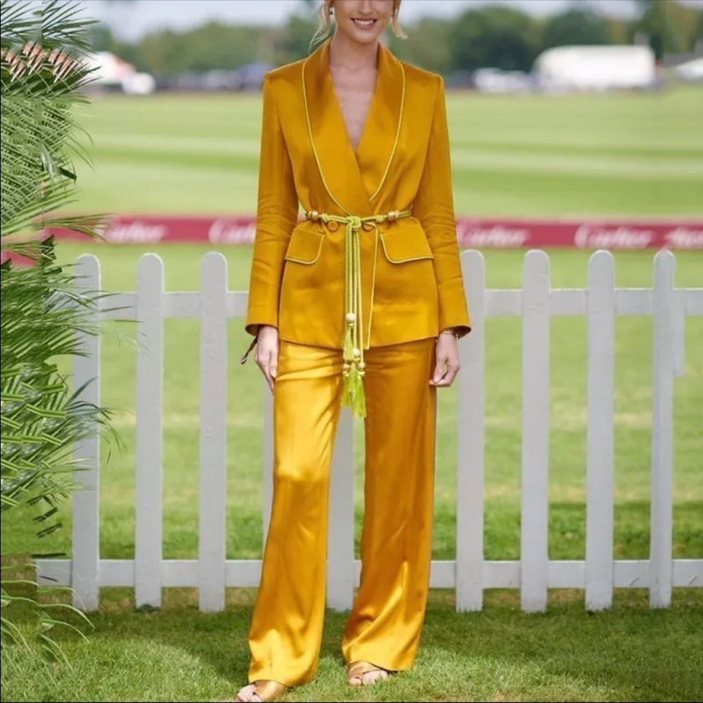 NEW stunning yellow blazer suit set sz M (no belt)